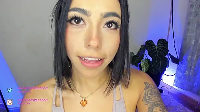 Snapshot of AndreaVelasco chatting on January 2025 11:13:01 PM AndreaVelasco online show from January 2025 11:13:01 PM