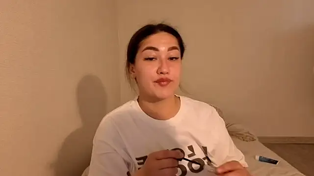 Aria Blisss online show from May 2026 01:25:02 AM