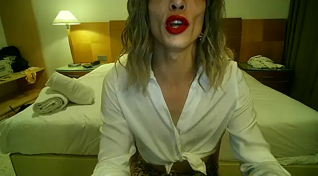 UnaDiosa online show from February 2025 08:02:02 PM