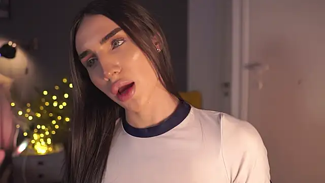 Snapshot of Kim_Oberlin_ chatting on December 2024 05:01:02 PM Kim Oberlin online show from December 2024 05:01:02 PM