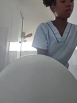 Snapshot of AriLennox_ chatting on March 2026 01:39:01 PM AriLennox online show from March 2026 01:39:01 PM