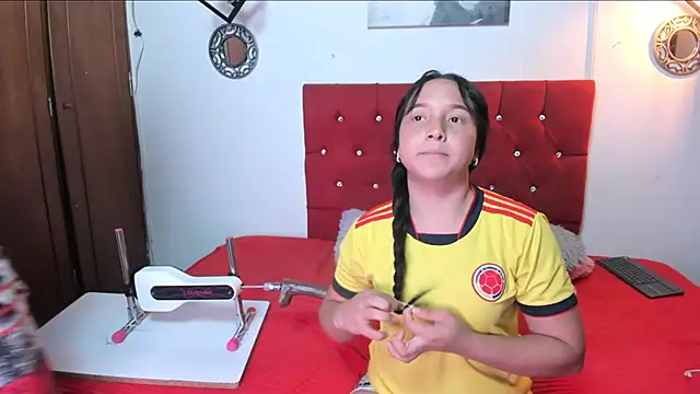 couple lovelyds online show from March 2025 12:30:02 PM