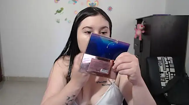 Snapshot of allison_11p chatting on January 2025 01:04:01 PM allison 11p online show from January 2025 01:04:01 PM