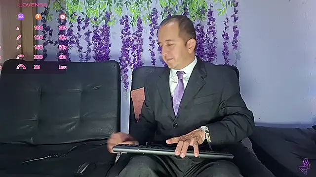 Snapshot of yazforeSolo chatting on February 2026 02:00:02 PM yazforeSolo online show from February 2026 02:00:02 PM