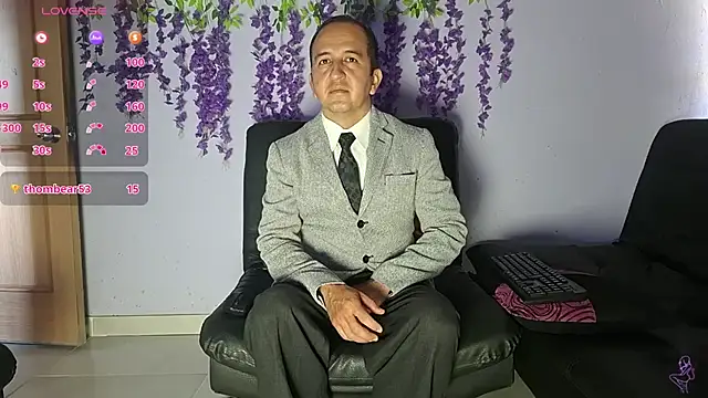 Snapshot of yazforeSolo chatting on February 2026 02:33:01 PM yazforeSolo online show from February 2026 02:33:01 PM