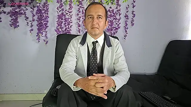 Snapshot of yazforeSolo chatting on February 2026 01:17:01 PM yazforeSolo online show from February 2026 01:17:01 PM