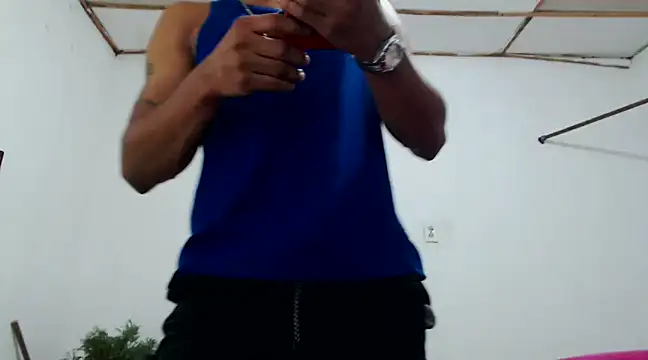 Snapshot of fernandez_latinblackk chatting on December 2024 10:58:01 PM fernandez latinblackk online show from December 2024 10:58:01 PM