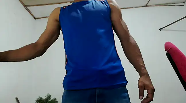 Snapshot of fernandez_latinblackk chatting on December 2024 09:01:01 PM fernandez latinblackk online show from December 2024 09:01:01 PM