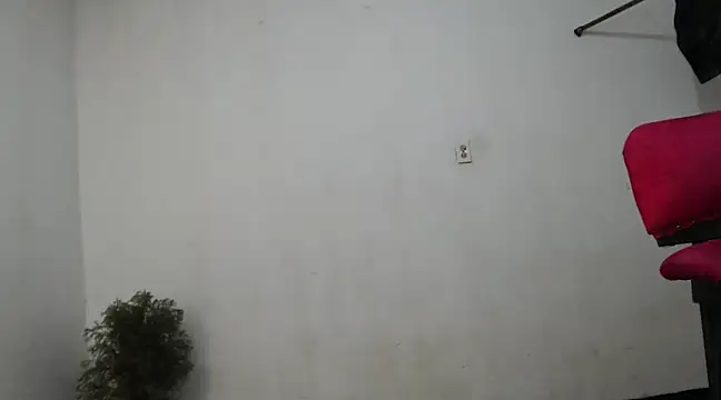 Snapshot of fernandez_latinblackk chatting on December 2024 06:06:02 AM fernandez latinblackk online show from December 2024 06:06:02 AM