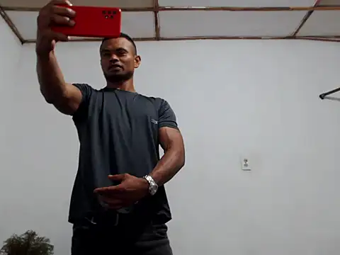 Snapshot of fernandez_latinblackk chatting on December 2024 02:09:02 AM fernandez latinblackk online show from December 2024 02:09:02 AM