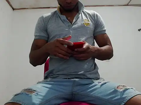 Snapshot of fernandez_latinblackk chatting on January 2025 03:48:02 AM fernandez latinblackk online show from January 2025 03:48:02 AM