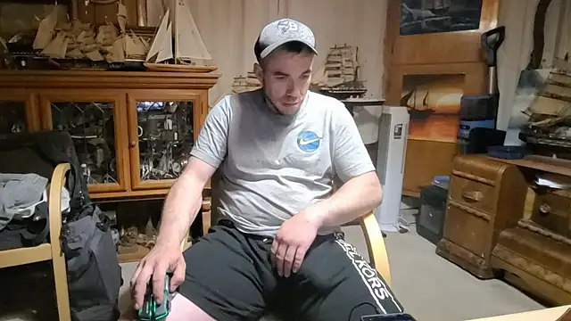 ScubaStevex online show from April 2026 06:05:02 AM