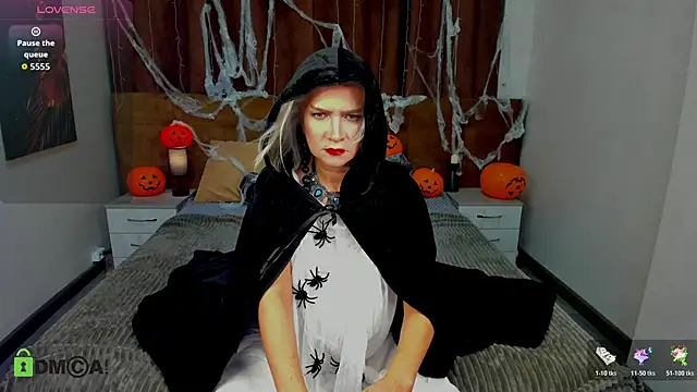 Luna  Lewis online show from October 2025 09:10:01 AM