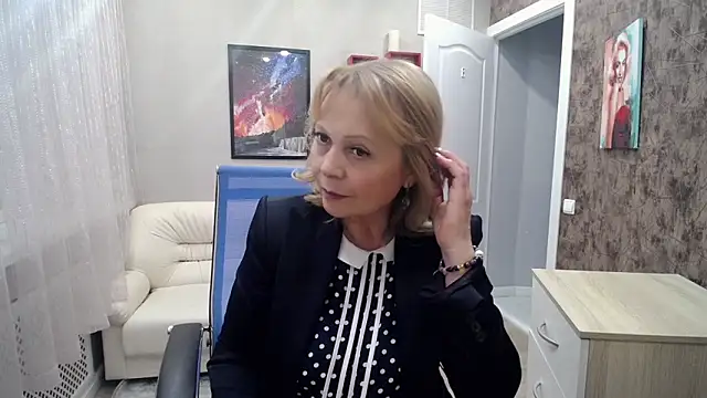 Snapshot of Milla_Cutie18 chatting on January 2025 08:57:02 AM Milla Cutie18 online show from January 2025 08:57:02 AM