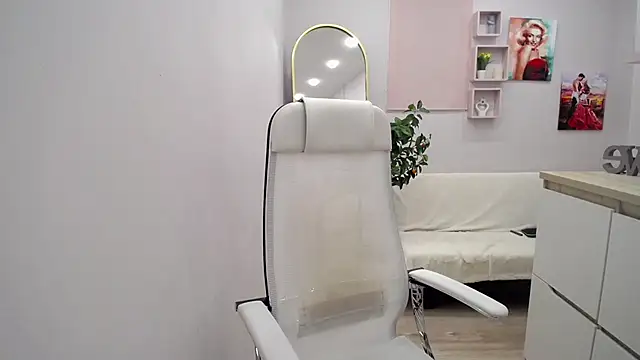 Snapshot of Milla_Cutie18 chatting on February 2026 05:23:01 AM Milla Cutie18 online show from February 2026 05:23:01 AM