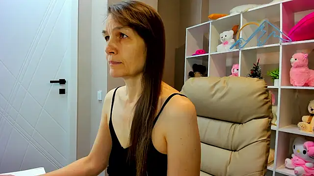 Snapshot of Lillian_White chatting on January 2025 01:13:02 AM Lillian White online show from January 2025 01:13:02 AM