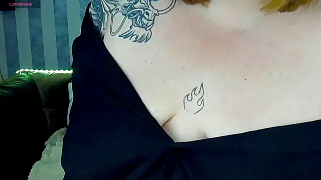 ZaraReignn online show from December 2024 12:39:02 AM