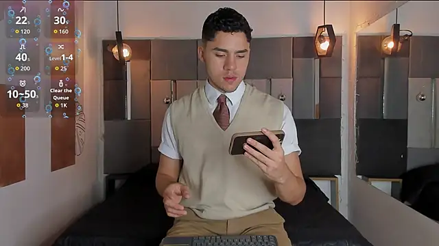 LiamNovak online show from December 2025 11:18:01 AM