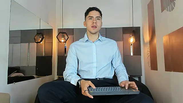 LiamNovak online show from February 2026 12:34:01 PM