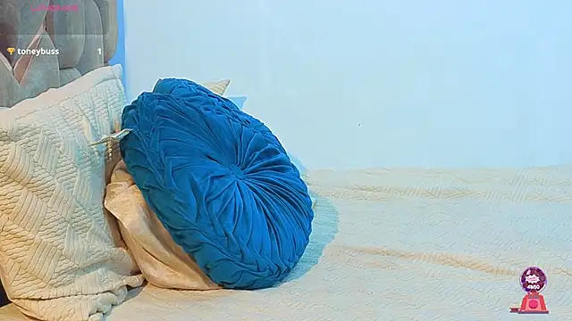 KloheCurvy online show from November 2025 12:26:01 PM