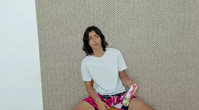 Snapshot of mckensy_sexxx18 chatting on December 2024 05:53:02 PM mckensy sexxx18 online show from December 2024 05:53:02 PM