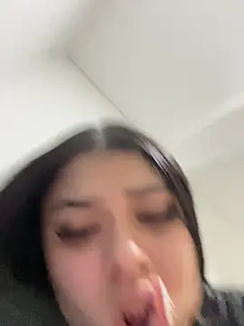 Snapshot of alissonfernandez_ chatting on January 2025 11:11:01 AM alissonfernandez online show from January 2025 11:11:01 AM