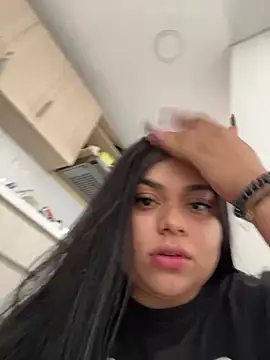 Snapshot of alissonfernandez_ chatting on January 2025 04:02:02 PM alissonfernandez online show from January 2025 04:02:02 PM