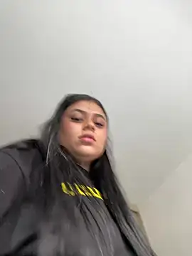 Snapshot of alissonfernandez_ chatting on February 2025 10:23:02 PM alissonfernandez online show from February 2025 10:23:02 PM