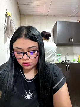 Snapshot of alissonfernandez_ chatting on September 2025 06:40:02 PM alissonfernandez online show from September 2025 06:40:02 PM
