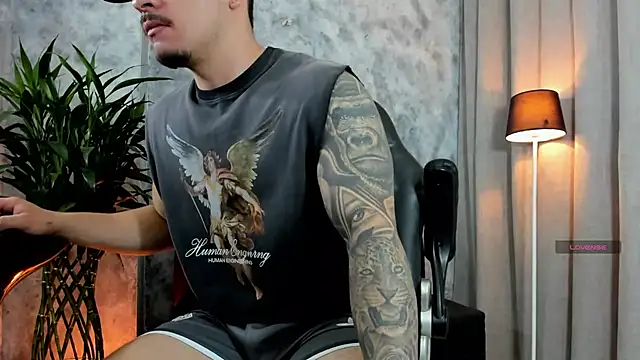 boyc022  online show from April 2026 12:45:02 PM