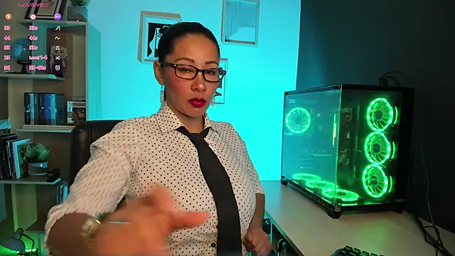 Sue Wolls online show from January 2025 01:23:02 AM