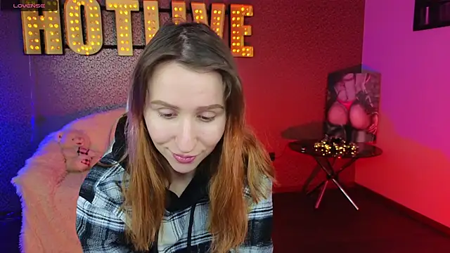 AliceBYKiss online show from December 2024 12:19:02 PM