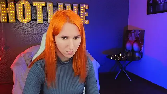 AliceBYKiss online show from February 2025 12:14:02 PM