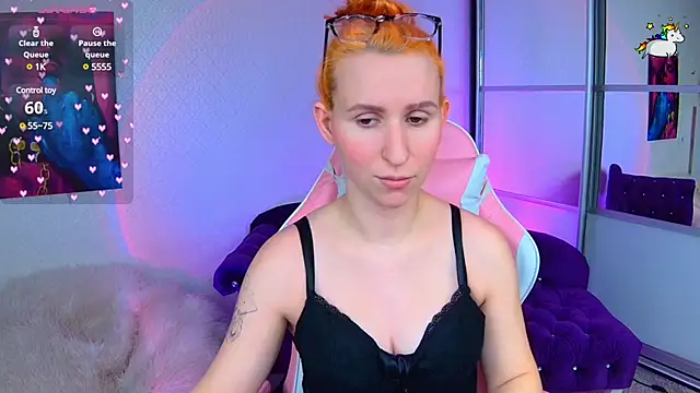 AliceBYKiss online show from February 2025 12:18:02 PM