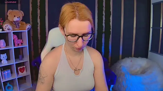 AliceBYKiss online show from February 2026 06:11:01 AM