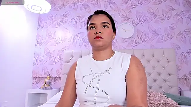 Snapshot of Carolina_Evanss chatting on January 2025 03:33:02 AM Carolina Evanss online show from January 2025 03:33:02 AM