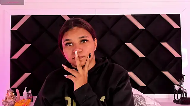 Snapshot of Carolina_Evanss chatting on March 2025 03:30:01 AM Carolina Evanss online show from March 2025 03:30:01 AM