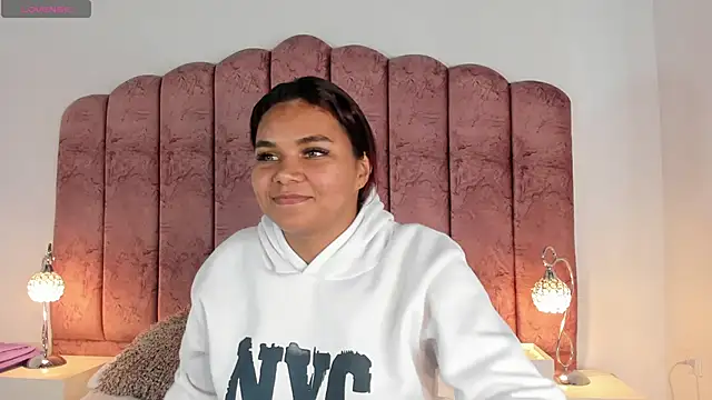 Snapshot of Carolina_Evanss chatting on March 2025 04:46:01 AM Carolina Evanss online show from March 2025 04:46:01 AM