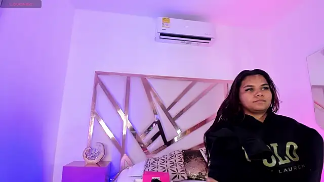 Snapshot of Carolina_Evanss chatting on March 2025 03:25:01 AM Carolina Evanss online show from March 2025 03:25:01 AM