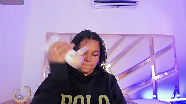 Snapshot of Carolina_Evanss chatting on September 2025 11:44:02 AM Carolina Evanss online show from September 2025 11:44:02 AM