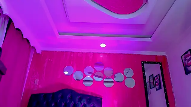 TiffanyMackensyy online show from February 2026 01:18:02 AM