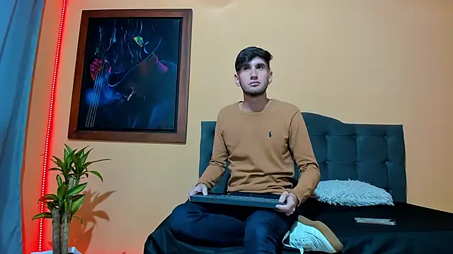 Thhiago tay online show from December 2024 01:00:01 PM