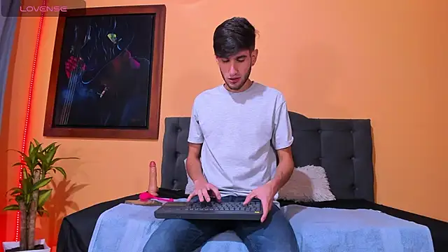 Thhiago tay online show from December 2024 04:05:02 PM