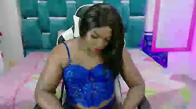 LuisaHottxx online show from February 2025 05:23:01 AM