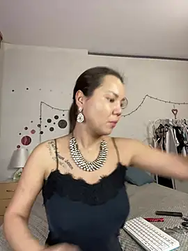 Snapshot of MiraMiss chatting on January 2025 08:30:01 AM MiraMiss online show from January 2025 08:30:01 AM