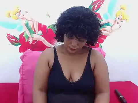 Snapshot of SexyEbony37X chatting on October 2025 05:21:02 AM SexyEbony37X online show from October 2025 05:21:02 AM