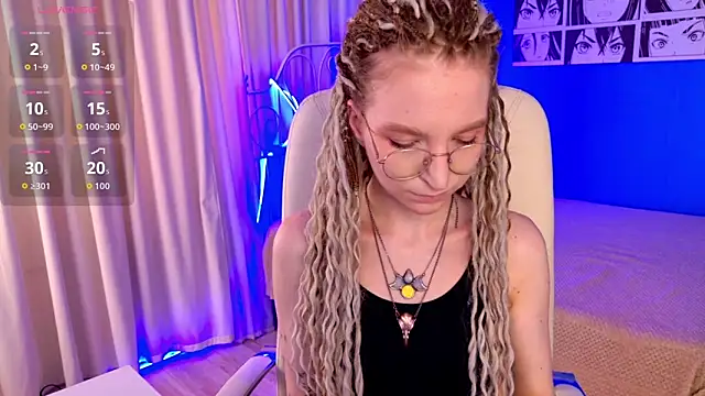 Snapshot of VioletShine chatting on July 2026 01:30:01 PM VioletShine online show from July 2026 01:30:01 PM