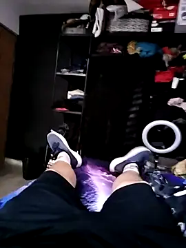 Alee3xxx online show from October 2025 04:52:01 PM