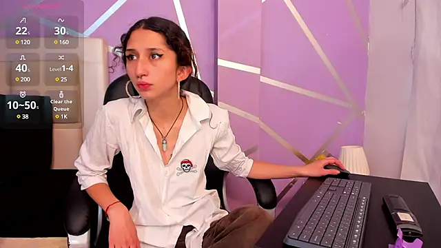 Queenjenn   online show from February 2025 04:21:01 PM