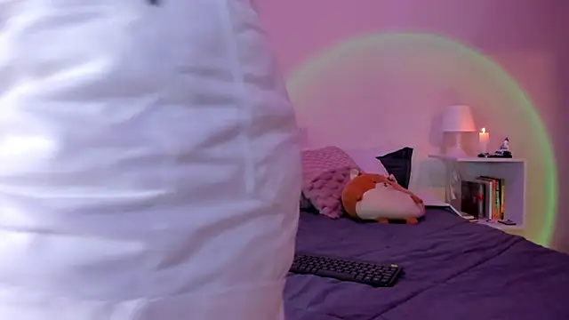 emillyhills online show from December 2024 07:33:02 AM